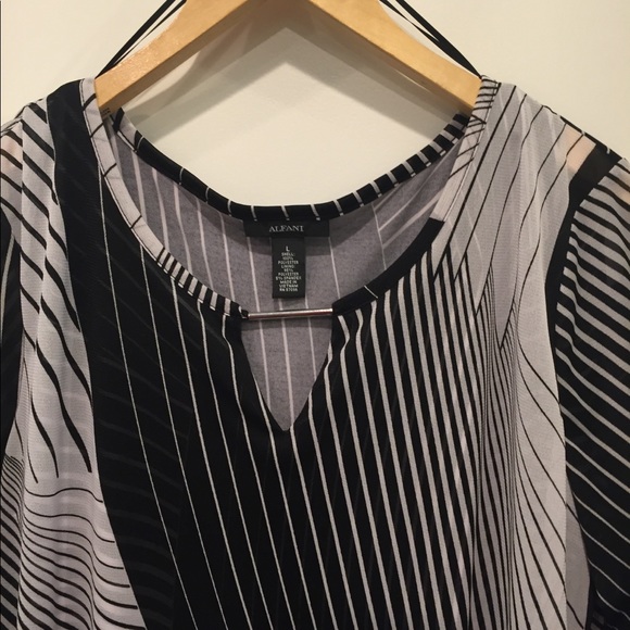 NWT Black and White Blouse - Picture 3 of 8